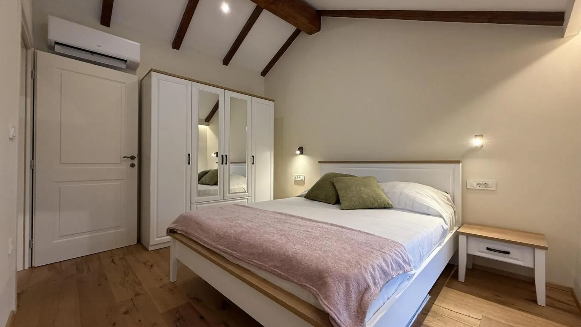 Вилла Casa Rossa Ac, Wifi, Prodol - Croazia Manjadvorci