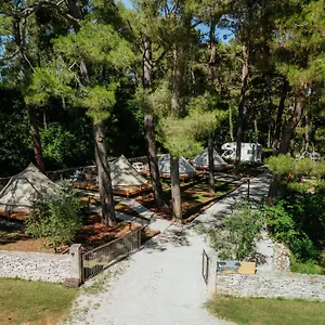 3* Affittacamere Camp 'dvor' Bell Tent